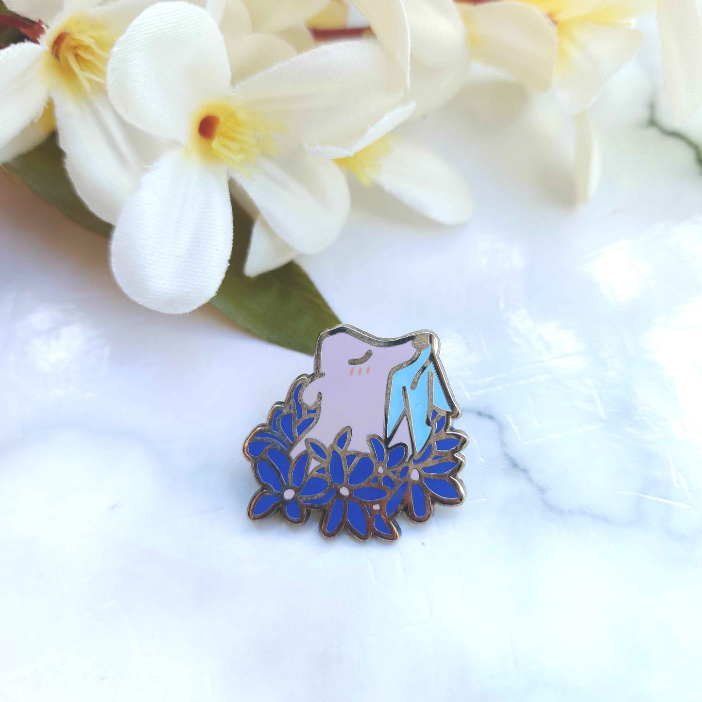 Flowery Big Bois Pokémon Enamel Pins - Beartic (Shiny)